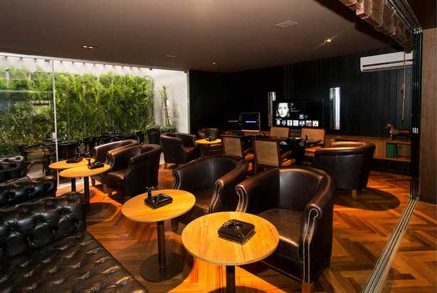 Caruso Lounge – Tradition, Elegance, and the Art of the Cigar