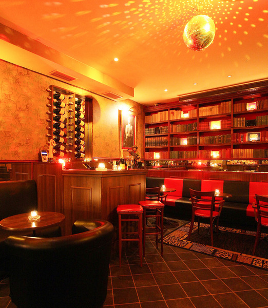 Tynska Bar & Books, Prague