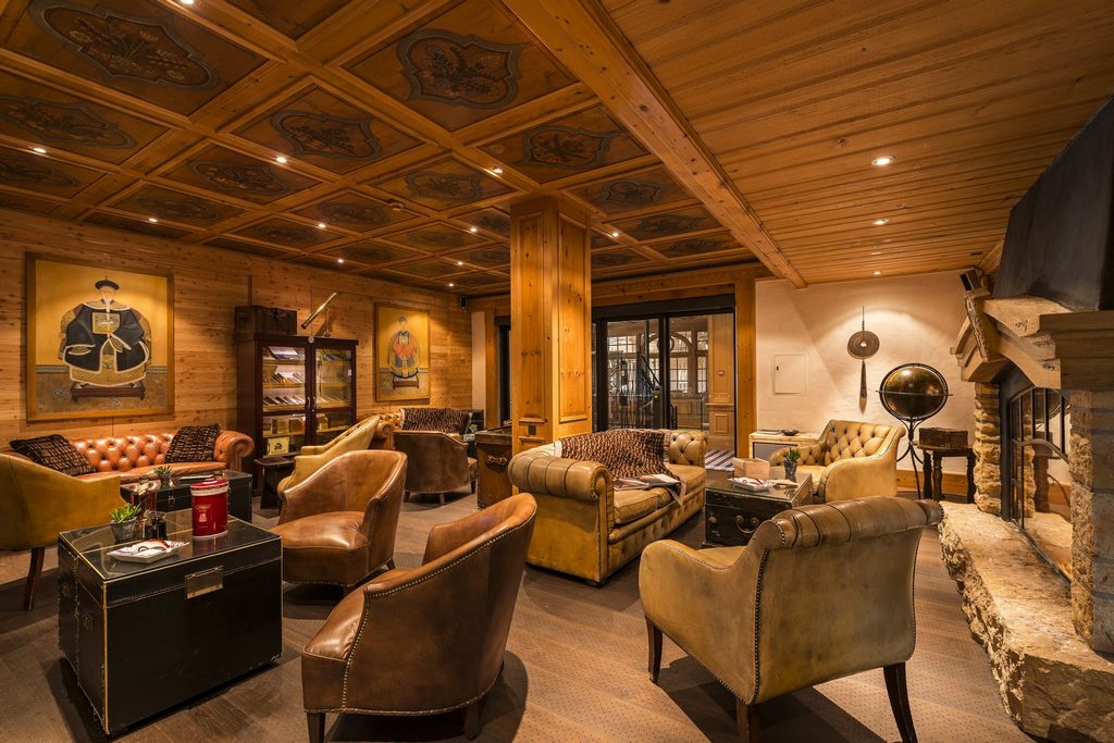 Park Gstaad Hotel Cigar Lounge. Photo: airkel.com