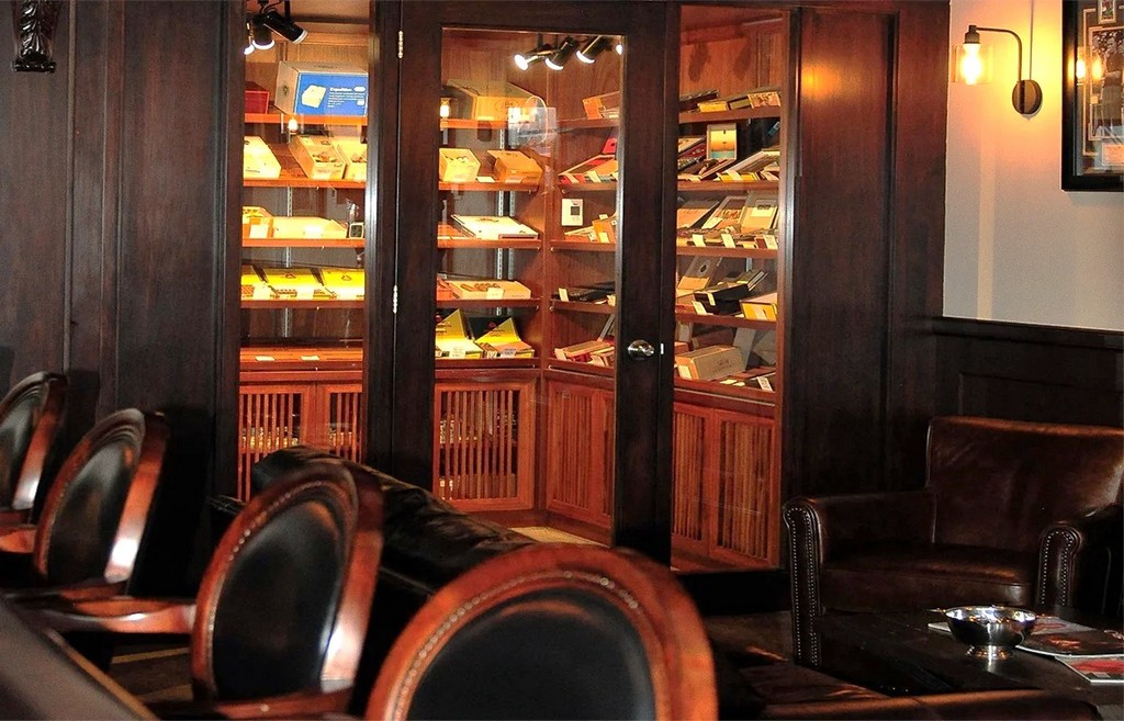 Little Havana Cigar Lounge Kahnawake