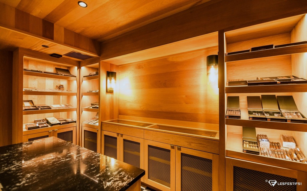 Photo: Société Cigar Lounge Hotel Maurice